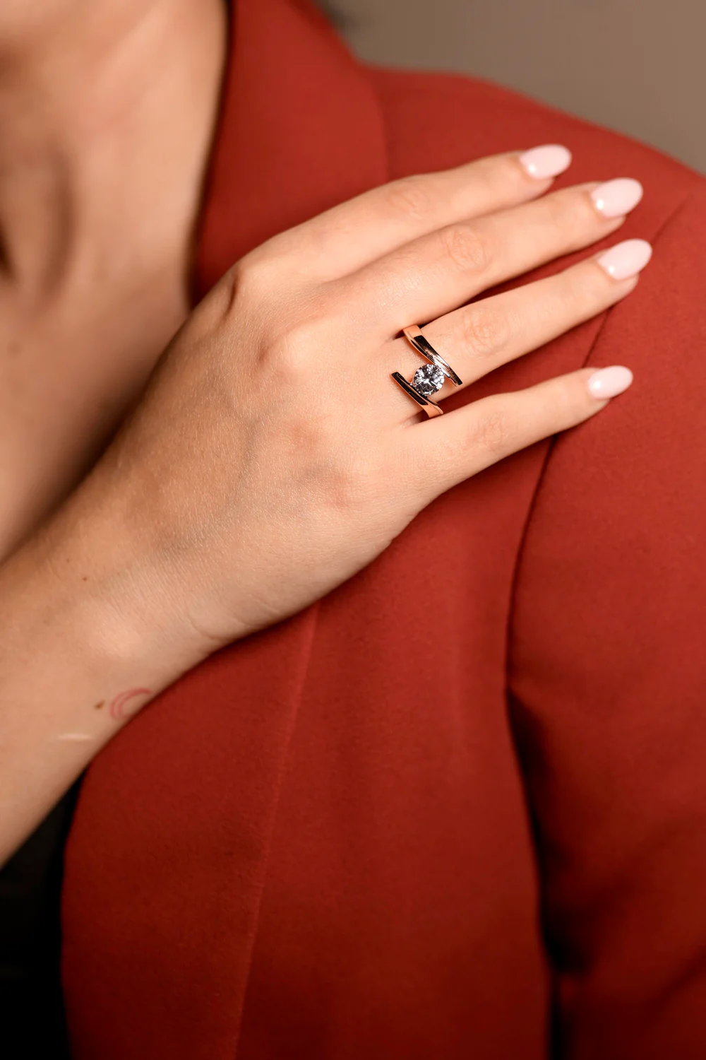 Platinum vs rose gold for natural diamonds